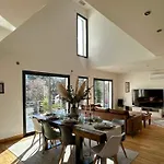 Contemporaine, Jardin Mediterraneen Et Piscine Privee *