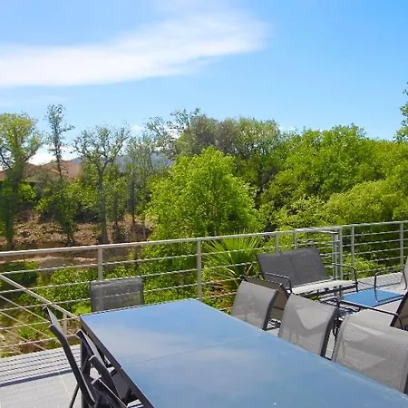 Contemporaine, Jardin Mediterraneen Et Piscine Privee