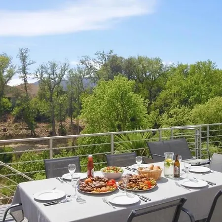 Contemporaine, Jardin Méditerranéen Et Piscine Privée *