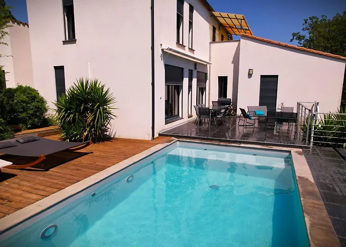 Contemporaine, Jardin Mediterraneen Et Piscine Privee Villa